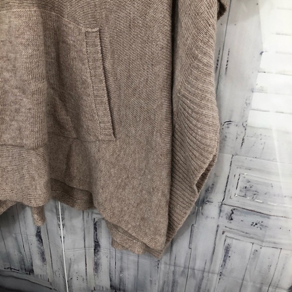 Love Stitch Small Poncho Sweater Cap Pocket Tan - Picture 4 of 13